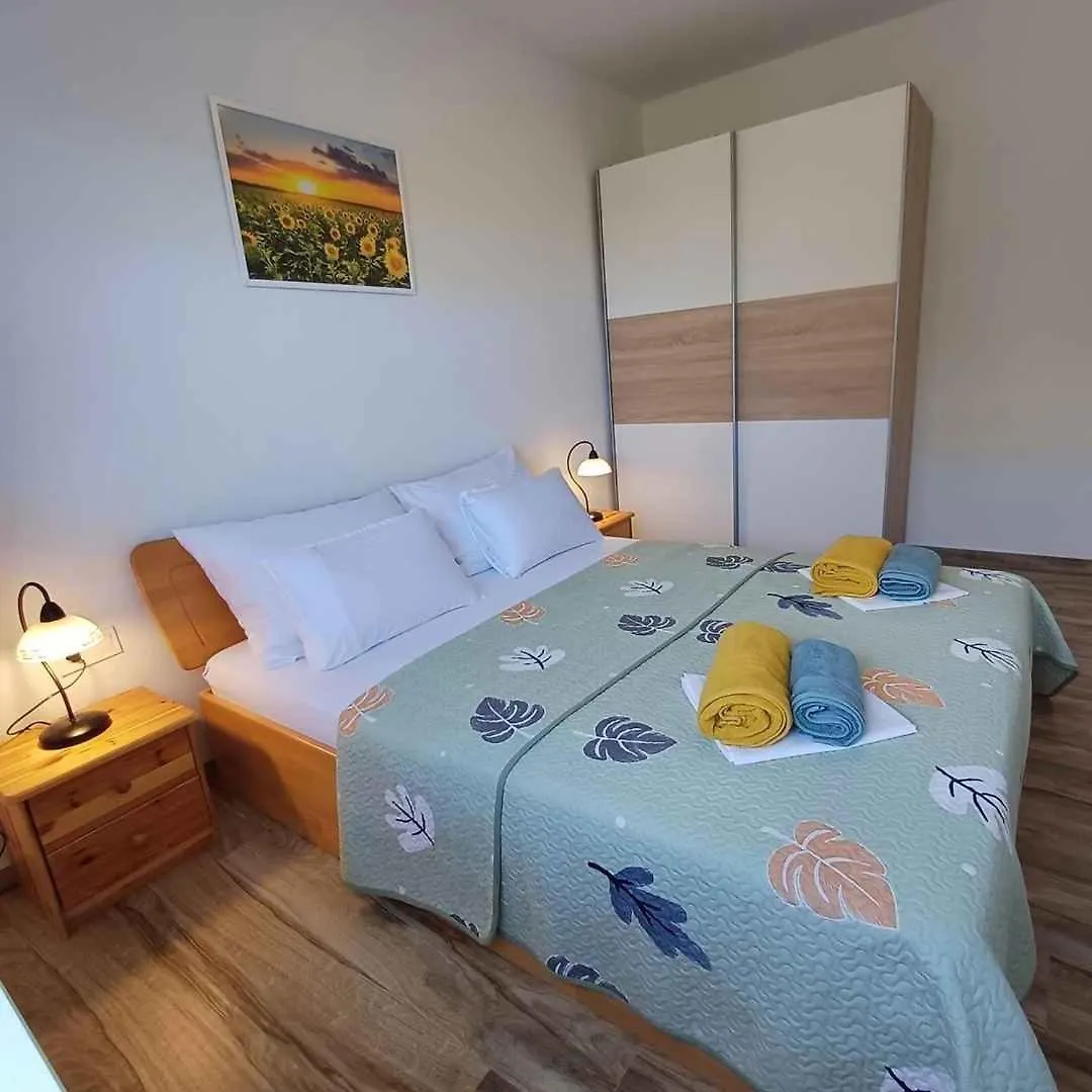 Apartments In Turanj - Biograd Riviera 53916 Croatia